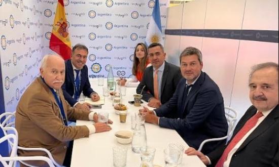 “Que empiecen o terminen en Iguazú, pero que también recorran y aprecien toda la provincia”, manifestó Arrúa