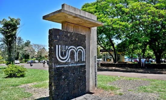 Contundente rechazo desde la UNaM al cobro a extranjeros anunciado por Nación: “No soluciona los problemas y abre las puertas a la privatización”