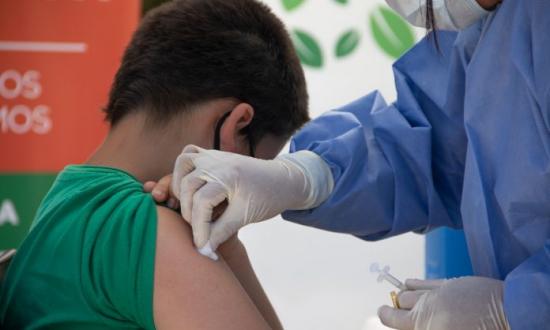 Más de 2 millones de niños y niñas de entre 3 y 11 años ya se aplicaron la vacuna contra el coronavirus en Argentina