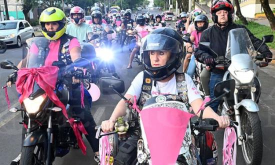 Una moto “Caravana Rosa” recorrió Posadas...