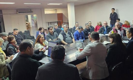 La Provincia y la Mesa de Diálogo acordaron un sueldo de $450 mil para el maestro sin antigüedad