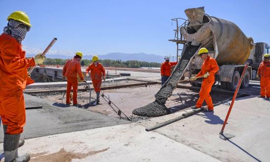 Autoridades provinciales y todos los gobernadores plantean sus dudas sobre el plan de Milei para la obra pública